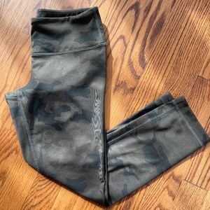 Lululemon Wonder Under Cropped Leggings Size 2